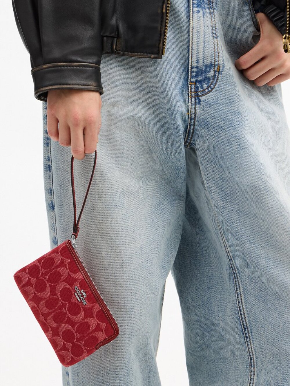 Coach Corner Zip Wristlet In Signature Denim - Picture 2 of 3